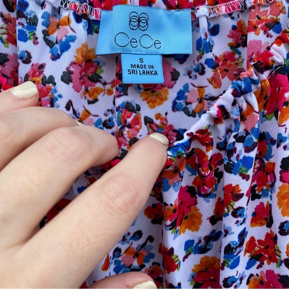 CeCe Floral Off Shoulder Ruffle Sleeve Top Size Small - Picture 4 of 8